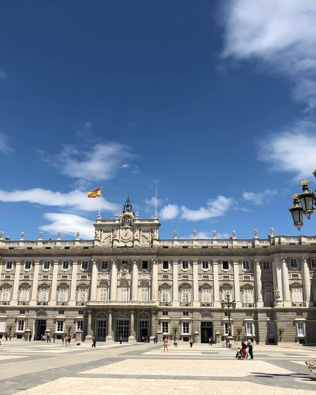 HIZAKIさんのインスタグラム写真 - (HIZAKIInstagram)「#Madrid で、王宮〜教会〜スペインバルのコースで観光してきた🧸」5月21日 23時29分 - hizaki_official