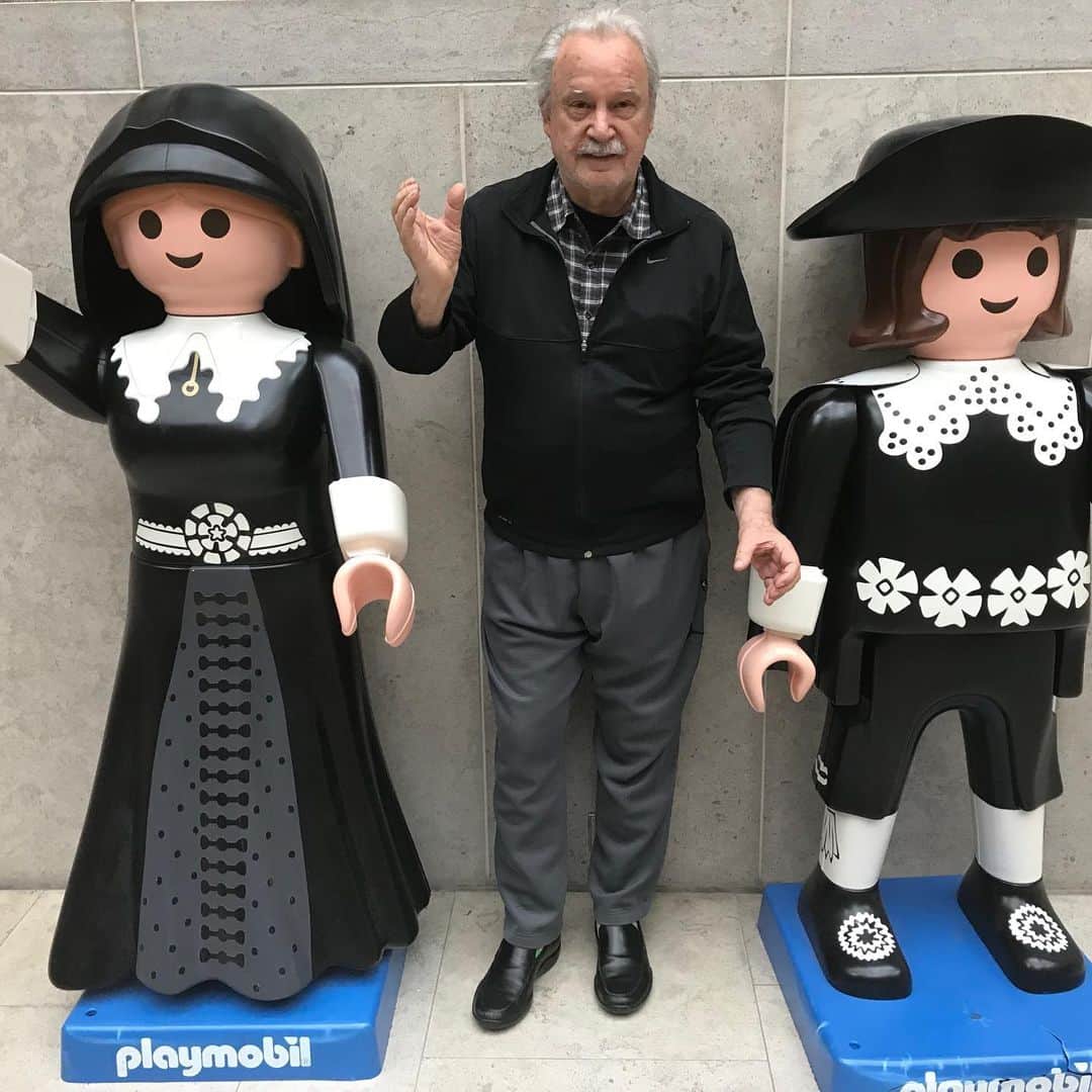ジョルジオ・モロダーのインスタグラム：「Really blending in here... Who starts the petition to get me in the @rijksmuseum #museummoroder」