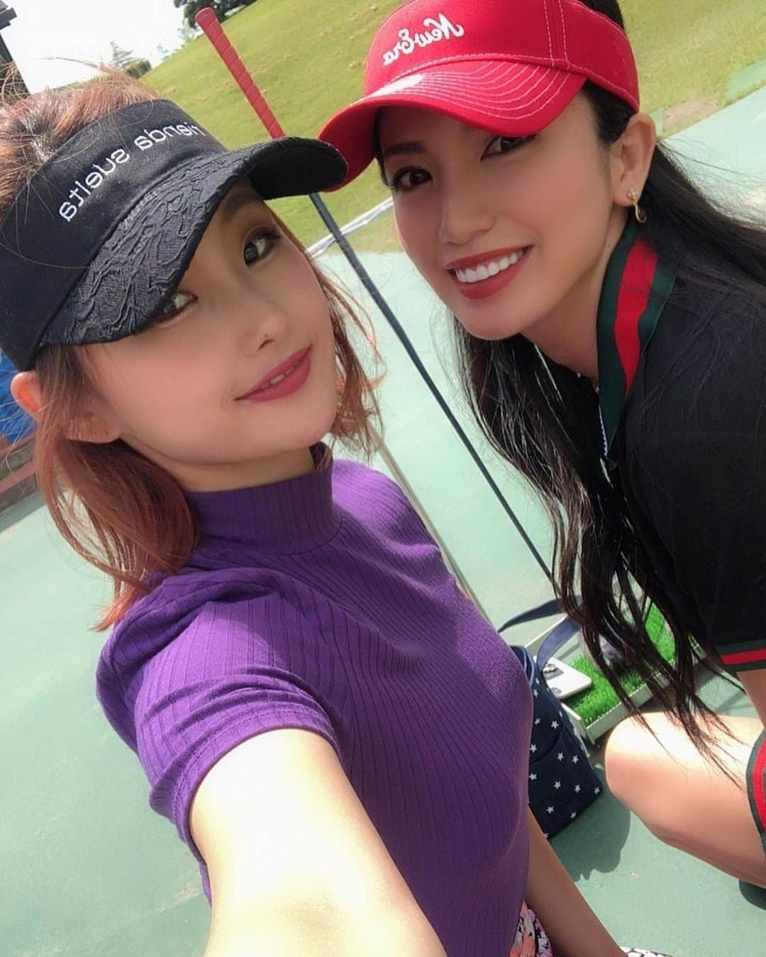 吉田愛璃さんのインスタグラム写真 - (吉田愛璃Instagram)「. . 昨日はgolf round⛳️💛 雨が降ったりやんだり💭  寒いのか暑いのか晴れなのか雨なのかわからない天候でした🤪  でもベストスコア！110でたーー🎊🎊 調子がいいとゴルフって楽しー！フォー！ってなりがちw  このウェア楽天で4000円しないくらいで買ったの🙋‍♀️笑  可愛いならなんでもいい派♡  #golf #ゴルフ女子 #ゴルフコーデ #ゴルフウェア #ゴルフ初心者 #ブランドごちゃごちゃ #なんでもいいのさ可愛けりゃ #襟の縫い目だけは気になるけどもw #まっいっか♡」5月21日 23時47分 - eriyoshida0314