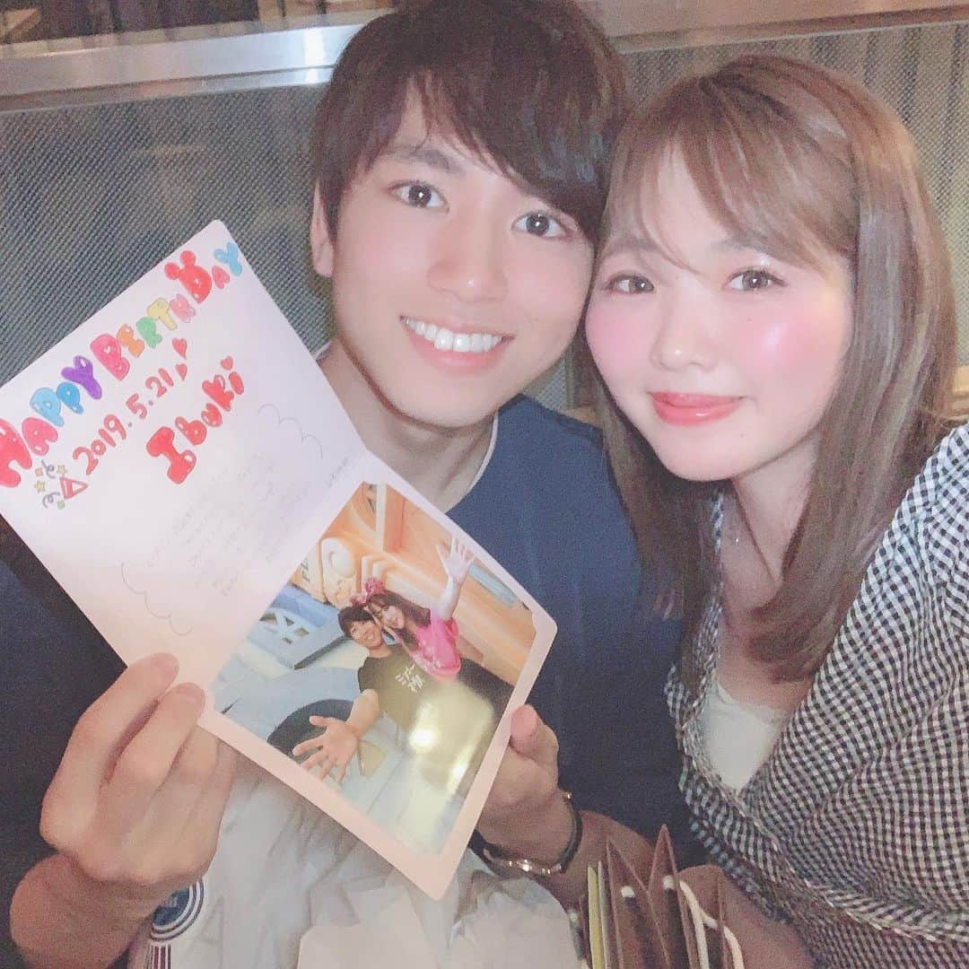 SHIHORINさんのインスタグラム写真 - (SHIHORINInstagram)「♡﻿ ﻿ 🌼2019.05.21🎉﻿ Happy Birthday Ibuki🐰🎂💕﻿ ﻿ お誕生日サプライズ成功🥰﻿ 泣いて喜んでもらえてうれしかった〜🤣💕﻿ ﻿ 素敵な一年になりますように☺️💫﻿ これからもよろしくね😽﻿ ﻿ #happybirthday #0521 #birthdaysurprise #haroldandco #birthday #couple #誕生日 #誕生日サプライズ #テーブルアート #ハロルドアンドコー #表参道」5月21日 23時41分 - shihoriiin49