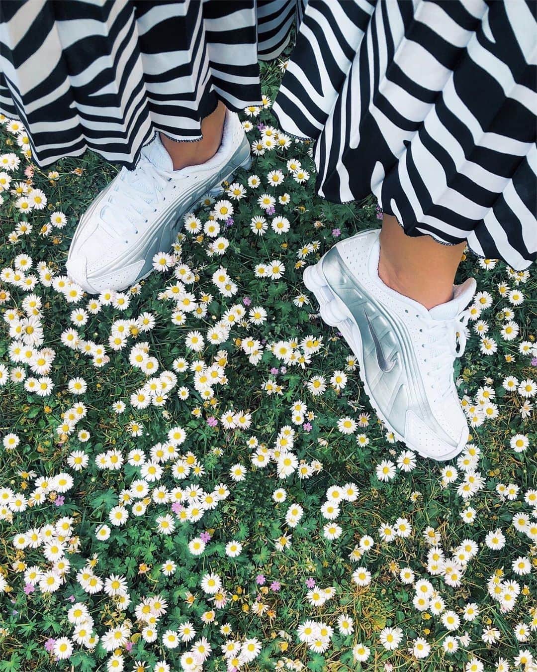 ASOSさんのインスタグラム写真 - (ASOSInstagram)「Newsflash: the Nike Shox R4 just dropped on ASOS 👟 📸 @ssatherley 🔎 Nike Shox R4 trainers (1388797) ☝️Pssst! Keep ‘em clean by spot cleaning with a toothbrush (don’t put them in the washing machine!) 🗣Image description: Sarah wearing Nike shox with a zebra-print skirt」5月21日 23時44分 - asos