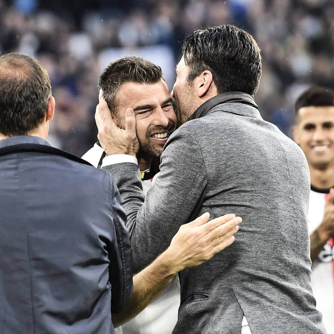 ユヴェントスFCさんのインスタグラム写真 - (ユヴェントスFCInstagram)「19 May 2018 ➡️ 19 May 2019. One year later @gianluigibuffon returns to Allianz Stadium 👋 #UN1CO」5月21日 23時50分 - juventus