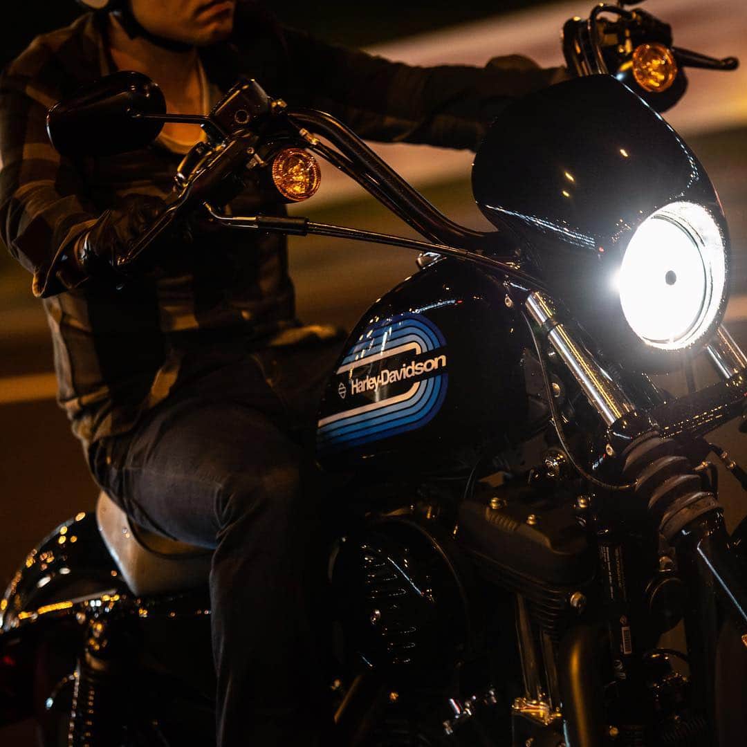 Harley-Davidson Japanさんのインスタグラム写真 - (Harley-Davidson JapanInstagram)「衝動を支える鼓動。#ハーレー #harley #ハーレーダビッドソン #harleydavidson #バイク #bike #オートバイ #motorcycle #アイアン1200 #iron1200 #xl1200ns #スポーツスター #sportster #夜 #night #夜行性 #nocturnal #クルーズ #cruise #ツーリング #touring #アーバン #urban #横浜 #yokohama #2019 #自由 #freedom」5月21日 23時53分 - harleydavidsonjapan