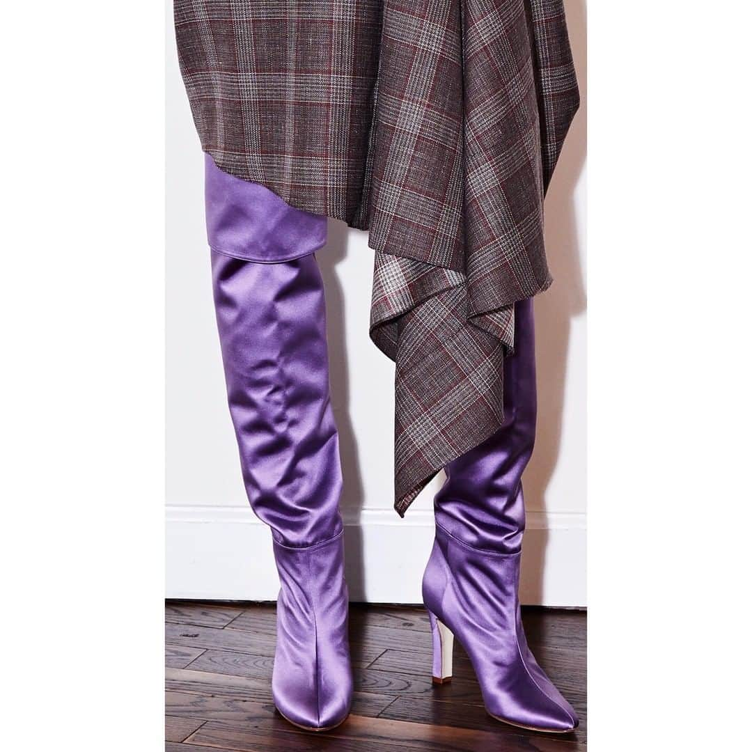 アダムさんのインスタグラム写真 - (アダムInstagram)「ADAM LIPPES X MANOLO BLAHNIK.⠀ Purple satin defines our Resort 2019 iteration of Manolo's classic Pirate boot.⠀ #AdamLippesResort2019 #ManoloBlahnik」5月22日 0時00分 - adamlippes