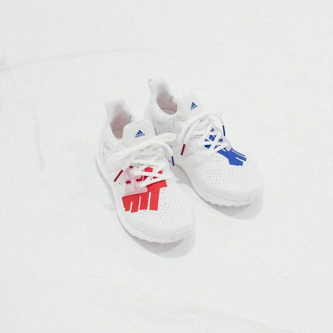 UNDFTDさんのインスタグラム写真 - (UNDFTDInstagram)「Introducing the second iteration of the adidas Ultraboost 1.0 UNDEFEATED. Made for summer -- featuring oversized rubberized 5 strike logos, reflective 3M tongue branding, perforated jersey mesh ankle collars, a translucent cage and American flag heel tabs. The adidas Ultraboost 1.0 UNDEFEATED “Stars and Stripes” arrives Friday 5/24 exclusively at All Undefeated Chapter Stores and Undefeated.com」5月22日 0時10分 - undefeatedinc