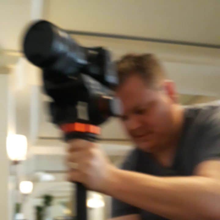 シャニン・ソサモンのインスタグラム：「Director Andy Morehouse told me that my current Kickstarter Intro video is too weird and isn't doing me any favors so he's making me a new one. It better be good Andy. Also I love my weird one so here it is again for all of you to enjoy #linkinbio」