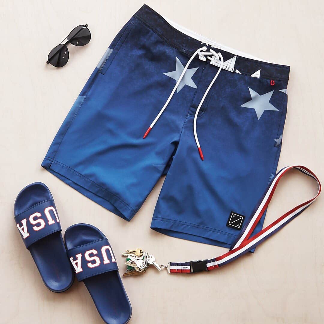 American Eagleさんのインスタグラム写真 - (American EagleInstagram)「Gearing up for #MDW in AE swim. How are you showing your colors?」5月22日 0時16分 - americaneagle