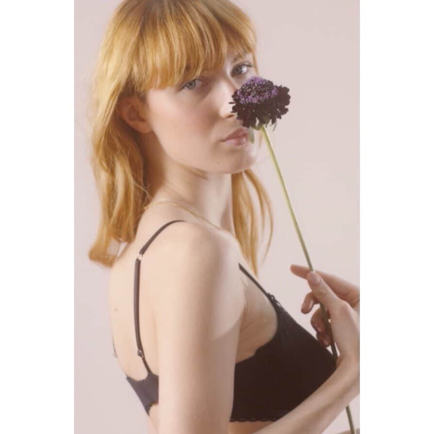 レジャビーのインスタグラム：「LA PETITE LEJABY, made from plant fibres, a fitting alternative to cotton, with a silky touch. —— LA PETITE LEJABY, issue de fibres végétales, une heureuse alternative au coton, au toucher soyeux. #maisonlejaby #lapetitelejaby #designedbywomenforwomen #conçuparlesfemmespourlesfemmes @luciebou2」