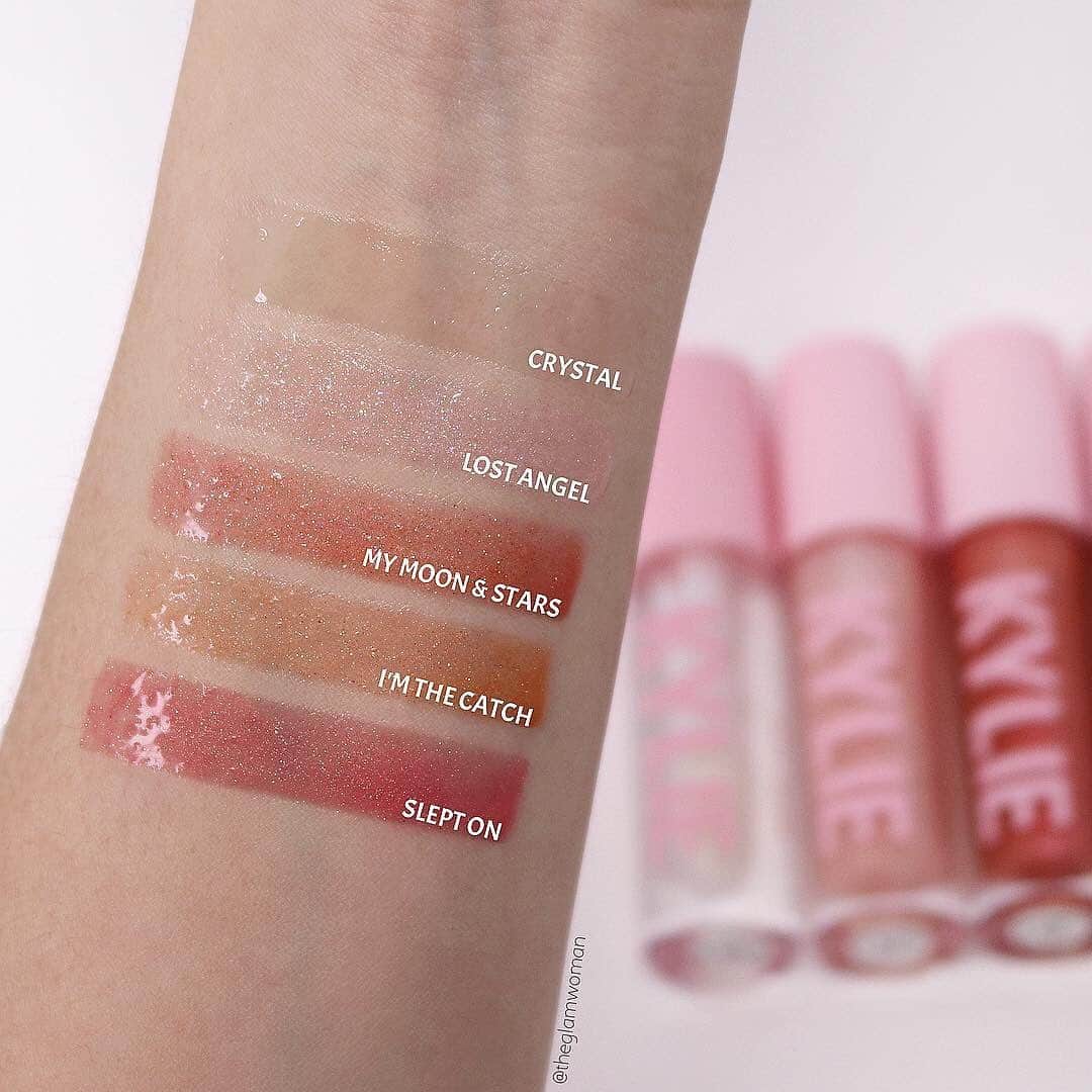 Kylie Cosmeticsさんのインスタグラム写真 - (Kylie CosmeticsInstagram)「HIGH GLOSSES ✨ which shade would you choose? 😍 tap to shop! @theglamwoman」5月22日 0時41分 - kyliecosmetics