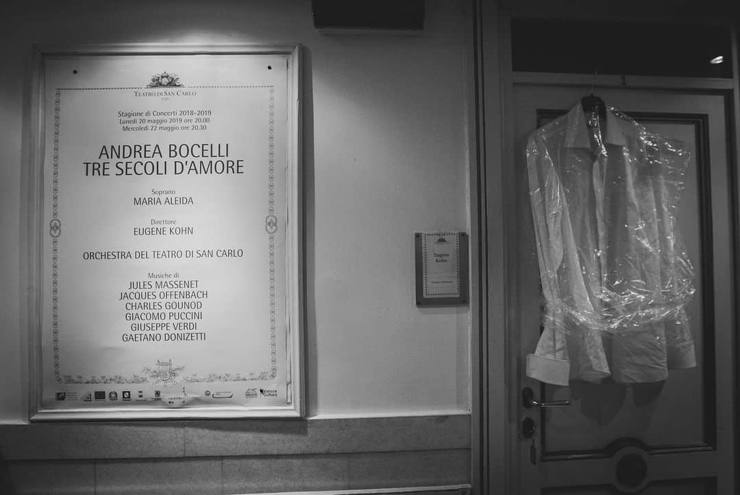 アンドレア・ボチェッリさんのインスタグラム写真 - (アンドレア・ボチェッリInstagram)「. Three Centuries of Love . First night at Teatro San Carlo in #Naples . ph: @lucarossettiph」5月22日 0時36分 - andreabocelliofficial