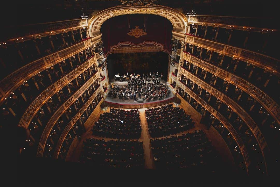 アンドレア・ボチェッリさんのインスタグラム写真 - (アンドレア・ボチェッリInstagram)「. Three Centuries of Love . First night at Teatro San Carlo in #Naples . ph: @lucarossettiph」5月22日 0時36分 - andreabocelliofficial