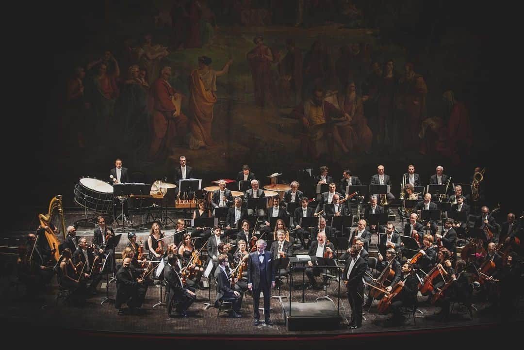 アンドレア・ボチェッリさんのインスタグラム写真 - (アンドレア・ボチェッリInstagram)「. Three Centuries of Love . First night at Teatro San Carlo in #Naples . ph: @lucarossettiph」5月22日 0時36分 - andreabocelliofficial