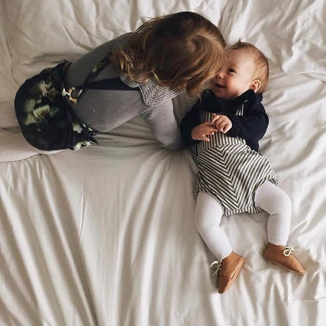 インバー・ラヴィのインスタグラム：「“Don’t worry mom, I still believe in love.”」
