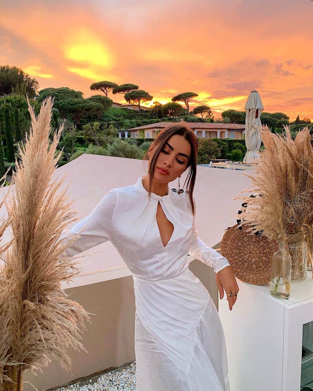 Camila Coelhoさんのインスタグラム写真 - (Camila CoelhoInstagram)「Nature welcoming us with the most beautiful sunset! (No filter added at all) 🧡 #StTropez #sunset ———- Mãe natureza nos dando boa vinda com o por do sol mais lindo da vida! #Suldafraça  #MercierMemories @lauramercier」5月22日 0時39分 - camilacoelho