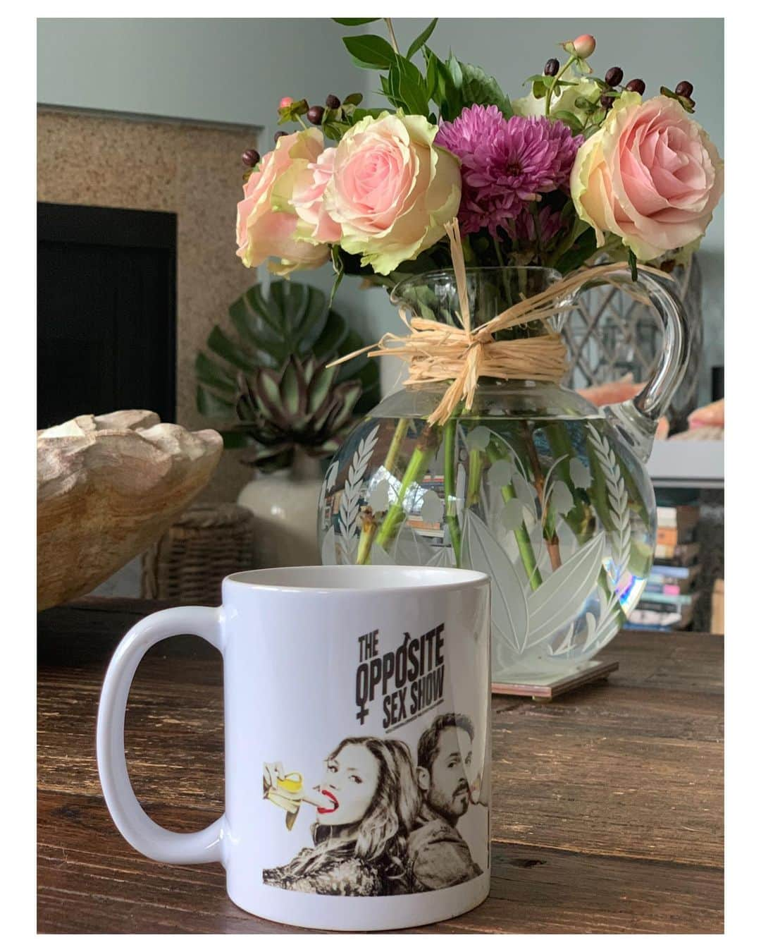 カリスマ・カーペンターさんのインスタグラム写真 - (カリスマ・カーペンターInstagram)「You know I love my coffee!  Can’t think of a cooler cup to sip it from. . . . . Merchandise coming soon. @theoppositesexshow podcast」5月22日 0時49分 - charismacarpenter