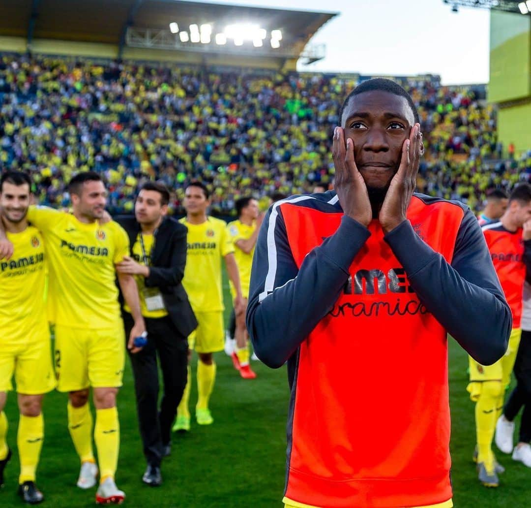 ビジャレアルCFさんのインスタグラム写真 - (ビジャレアルCFInstagram)「Cuando te das cuenta de lo feliz que acabas de hacer a mucha gente 😱... . When you realise how happy you’ve made a lot of people 😱... #Villarreal #futbol #football #soccer #laliga」5月22日 1時01分 - villarrealcf