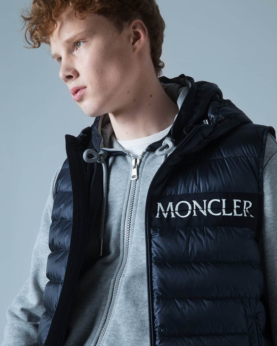 モンクレールさんのインスタグラム写真 - (モンクレールInstagram)「Modernising tradition. The Laruns is a contemporary take on a #Moncler Longue Saison jacket. _ Explore new apparel on Moncler.com.」5月22日 1時15分 - moncler