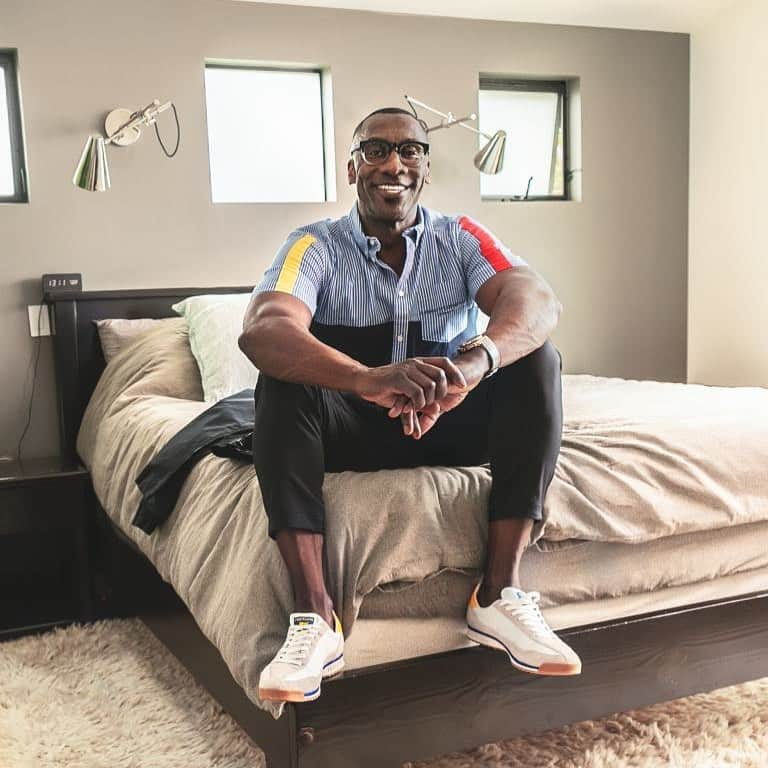 ウィーエスシーさんのインスタグラム写真 - (ウィーエスシーInstagram)「Look good, Feel good ⚡️ @shannonsharpe84 in our “Oden” short sleeve shirt. “...In this, I feel fly. I feel comfortable.” In-store and online now.  #Wesc #superlativeconspiracy #Wescspring19 #wastedyouth #spring #shannonsharpe」5月22日 1時08分 - wesc1999