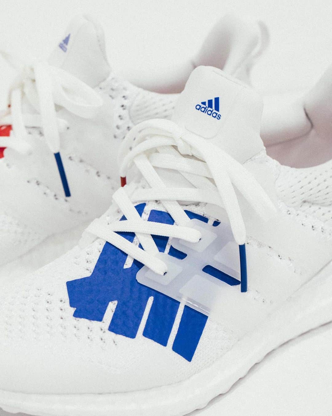 UNDFTDさんのインスタグラム写真 - (UNDFTDInstagram)「adidas Ultraboost 1.0 UNDEFEATED “Stars and Stripes” // Available Friday 5/24 exclusively at All Undefeated Chapter Stores and Undefeated.com」5月22日 1時33分 - undefeatedinc