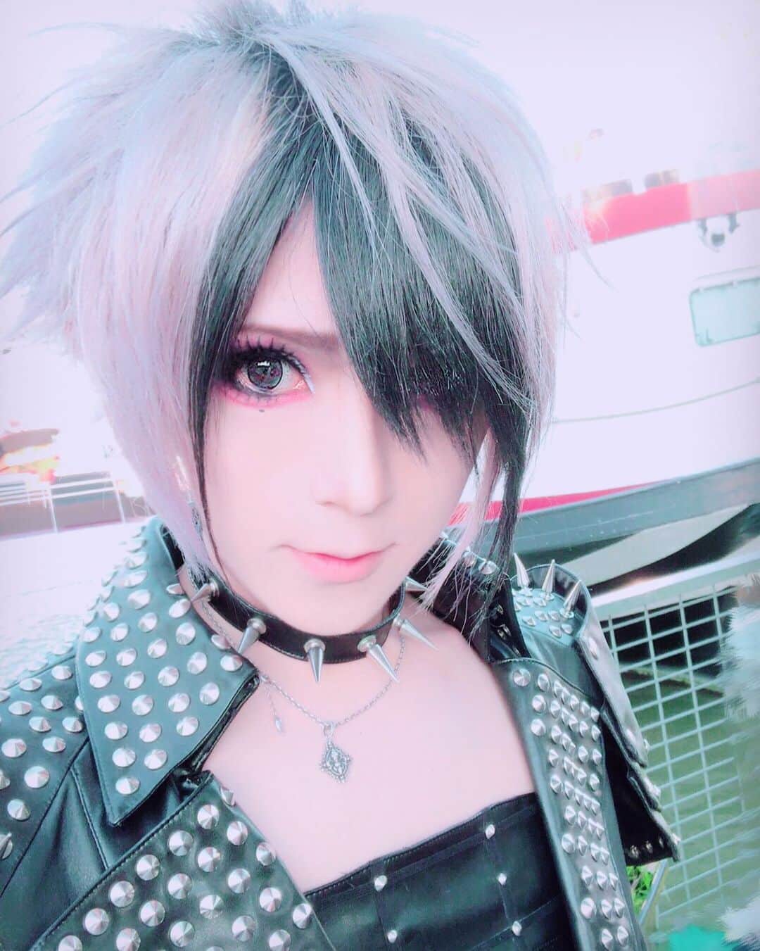 TERUさんのインスタグラム写真 - (TERUInstagram)「Jupiter Zeus Tour -Europe-🇩🇪🇳🇱🇬🇧🇫🇷🇨🇭🇪🇸 Thank you for all of you！ See you again！(。・_・。)/」5月22日 1時25分 - teru_official