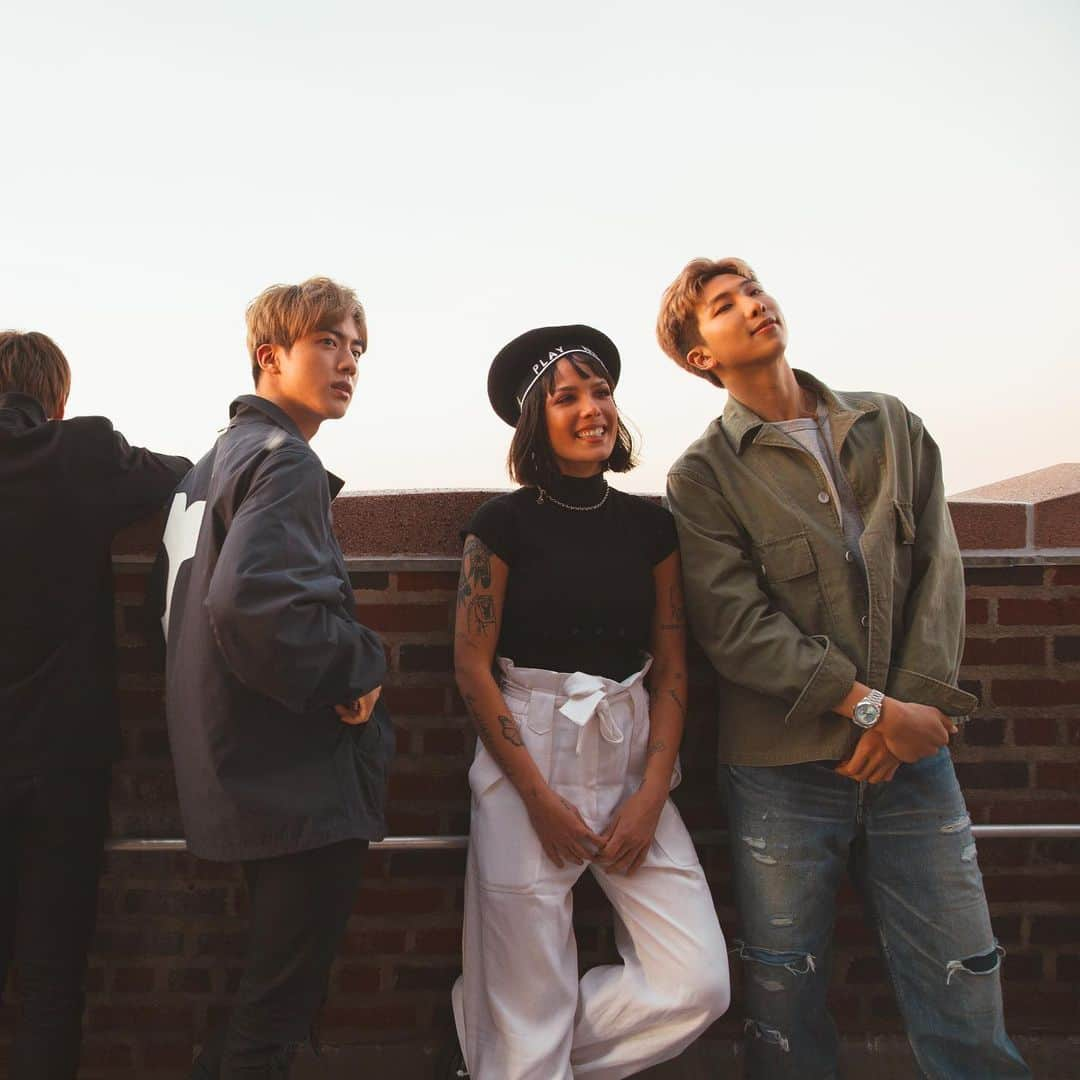 Halseyさんのインスタグラム写真 - (HalseyInstagram)「fam with luv take NYC @bts.bighitofficial 📷: @samdameshek」5月22日 11時07分 - iamhalsey