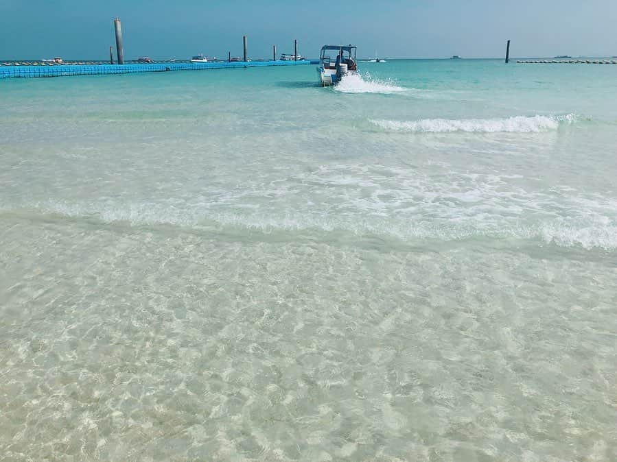 朝日光輝さんのインスタグラム写真 - (朝日光輝Instagram)「SUNVALLEY社員旅行２日目🚤  パタヤからラン島へ✨ * * * * * * * * * * #sunvalley #社員旅行#旅行#タイ旅行#タイ#🇹🇭#Thailand#パタヤ#ラン島#綺麗な海#ビーチ#最高#ヘアーサロン#美容院#美容室#美容師#ヘアメイク」5月22日 11時10分 - mitsuteru_asahi