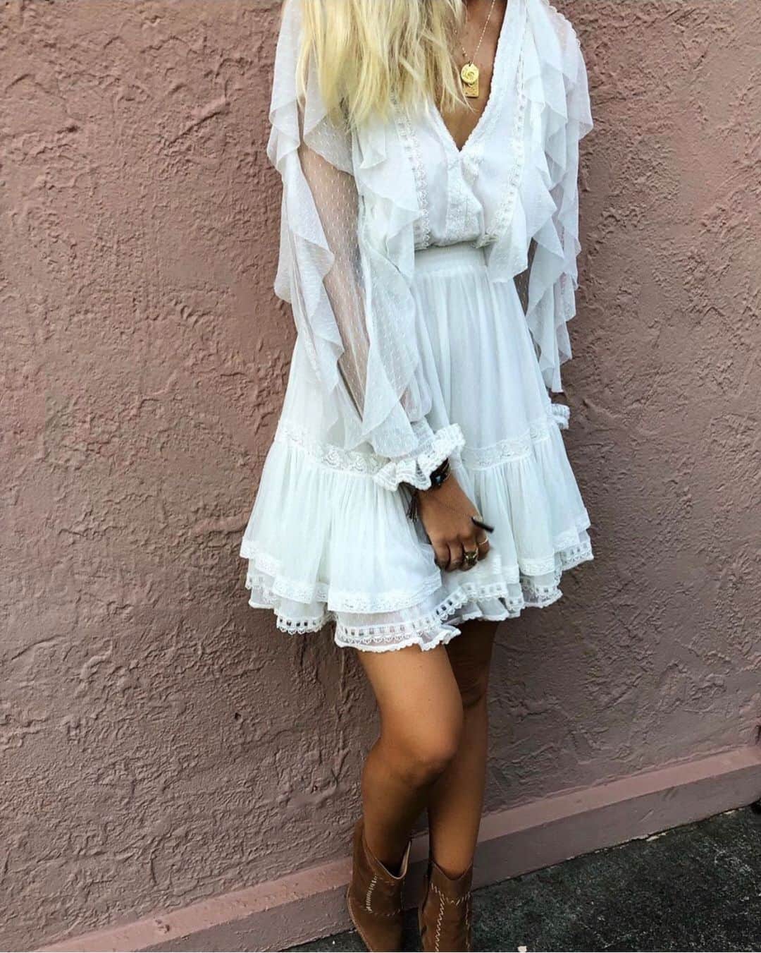 SPELLさんのインスタグラム写真 - (SPELLInstagram)「The ultimate little white dress ⚡️ @gypsytigerlily rock'n the Grace Tulle Playdress」5月22日 11時29分 - spell