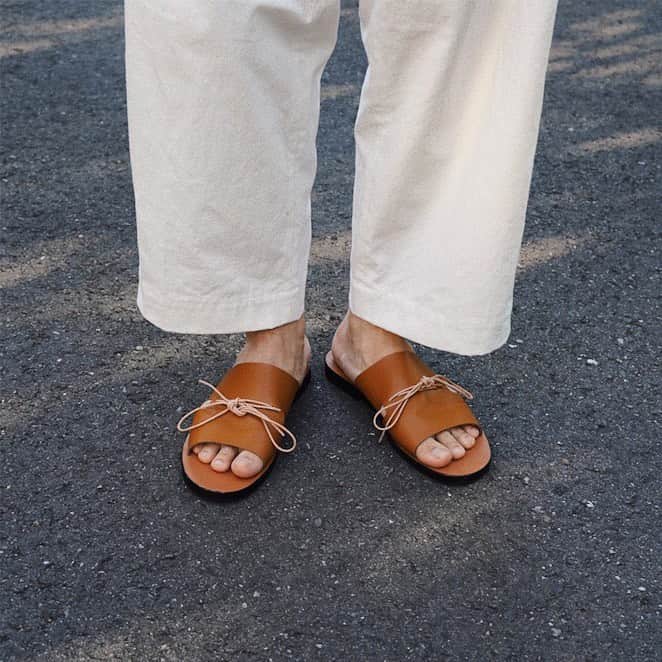 Ryoさんのインスタグラム写真 - (RyoInstagram)「ㅤㅤㅤㅤㅤㅤㅤㅤㅤㅤㅤㅤㅤ 東京・浅草発のシューズブランド。 めっちゃ足に馴染んで履きやすい🚶‍♂️ オススメサンダル✌️ ㅤㅤㅤㅤㅤㅤㅤㅤㅤㅤㅤㅤㅤ @ishmm_official  #ishmm #サンダル #sandal」5月22日 11時29分 - ryo__takashima