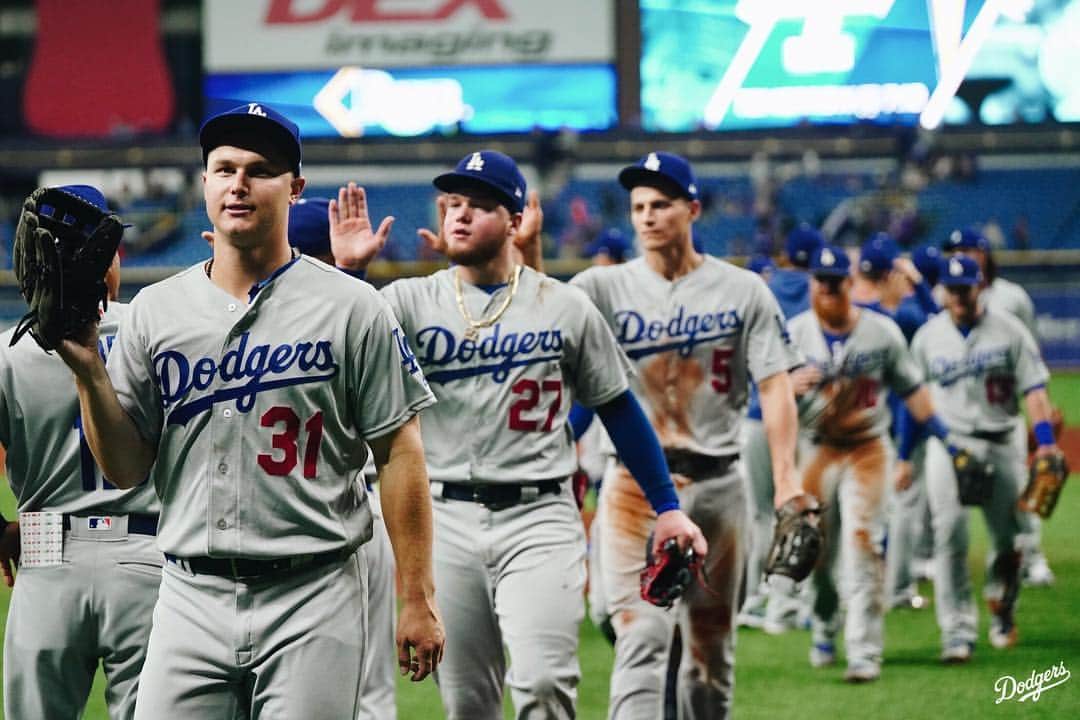 Los Angeles Dodgersさんのインスタグラム写真 - (Los Angeles DodgersInstagram)「Victory formation!」5月22日 11時34分 - dodgers
