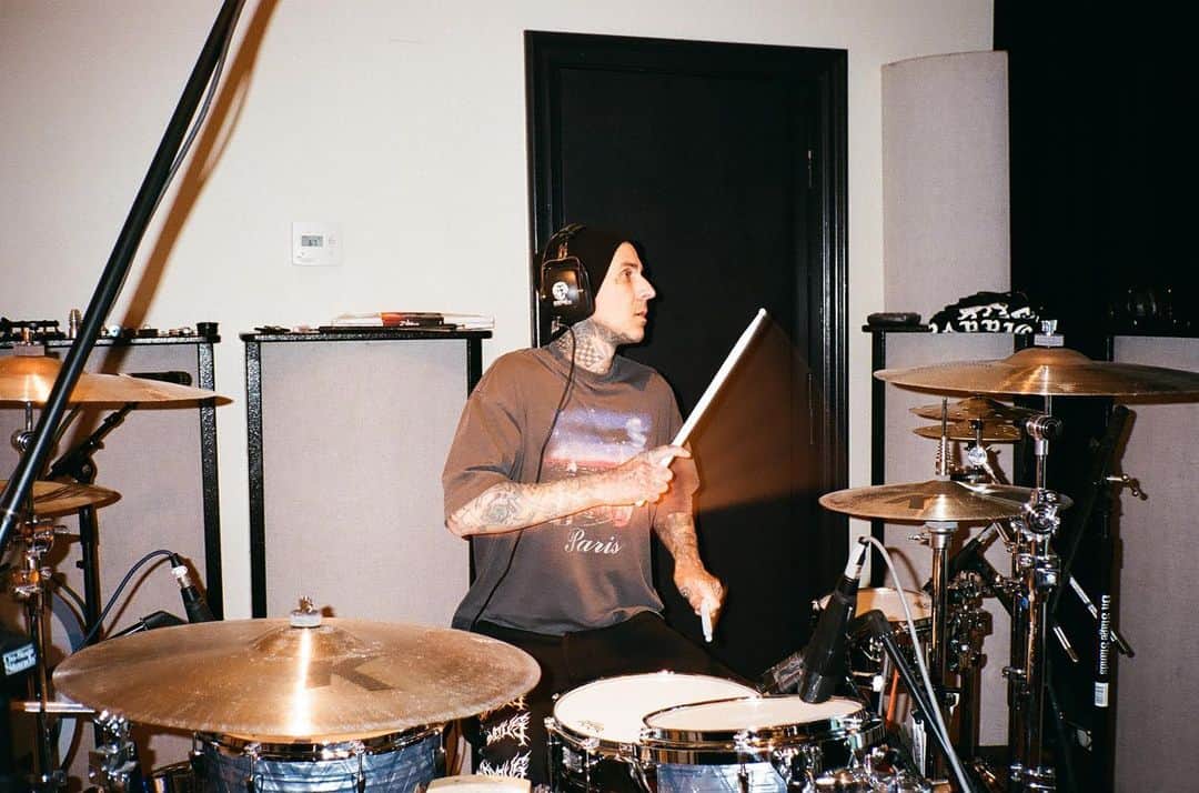 マーク・ホッパスさんのインスタグラム写真 - (マーク・ホッパスInstagram)「My drummer better than your drummer.  #contaxt2」5月22日 11時57分 - markhoppus