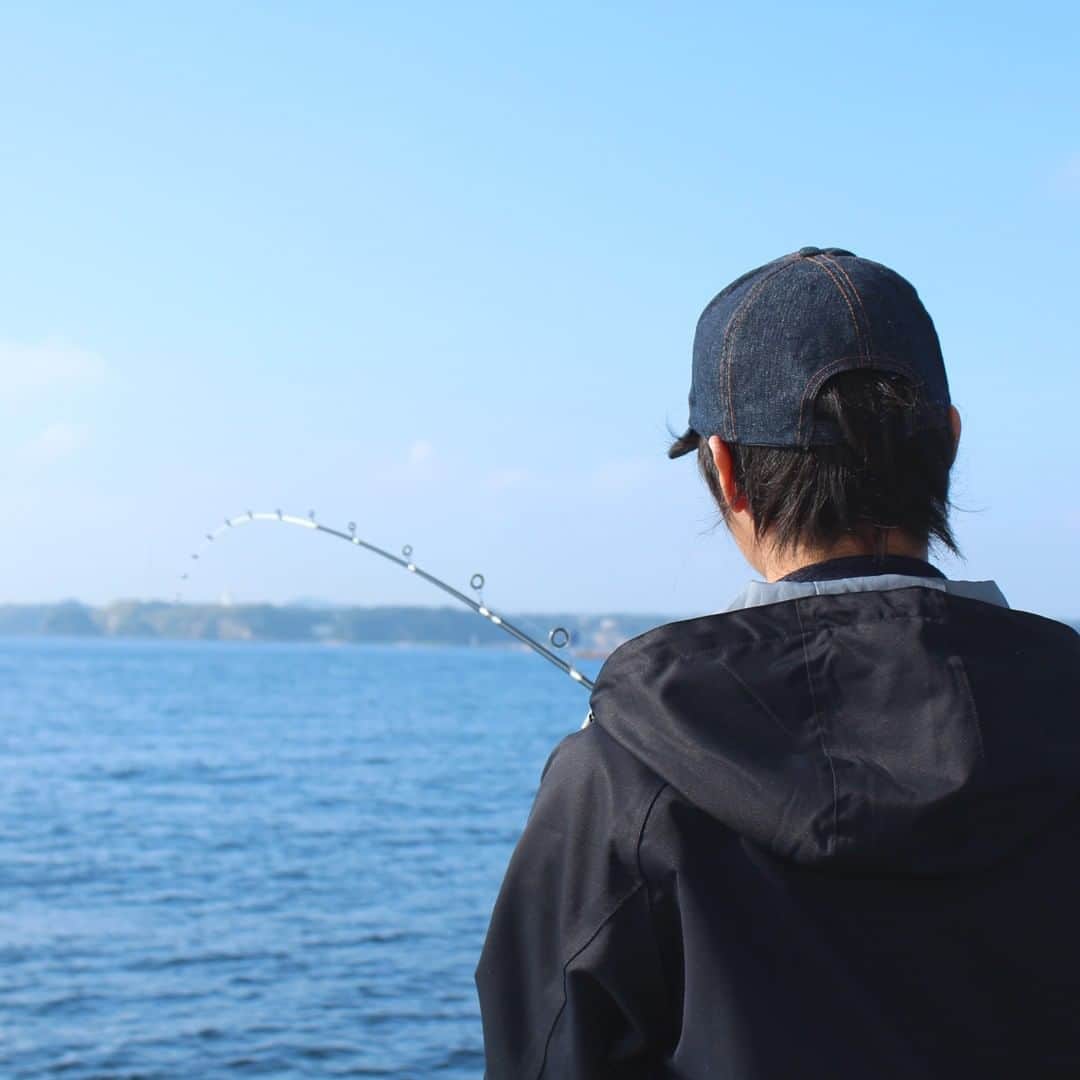 【公式】オーシャンリゾートホテル マホロバ・マインズ三浦さんのインスタグラム写真 - (【公式】オーシャンリゾートホテル マホロバ・マインズ三浦Instagram)「船釣りでは漁港から船で沖に出て、美しい景色を見ながら釣りを楽しめます。自然の中でゆったりと流れる時間を感じることも釣りの魅力の一つ🚢⠀ .⠀ #釣り #船釣り #海 #海釣り #魚 #船 #海好き #釣りガール #魚釣り #釣り竿 #釣りカジュアル #風景写真 #自然写真 #週末プチトリップ #三浦半島いいところ🙌 #釣りが好き #三浦半島いいところ #バス釣り #レッツリー #angler #松輪港 #釣り好きな人と繋がりたい #釣りスタグラム #DAIWA #shimano #マホロバケーション #三浦半島 #三浦海岸 #マホロバ #マホロバマインズ三浦」5月22日 12時00分 - maholova_minds_miura