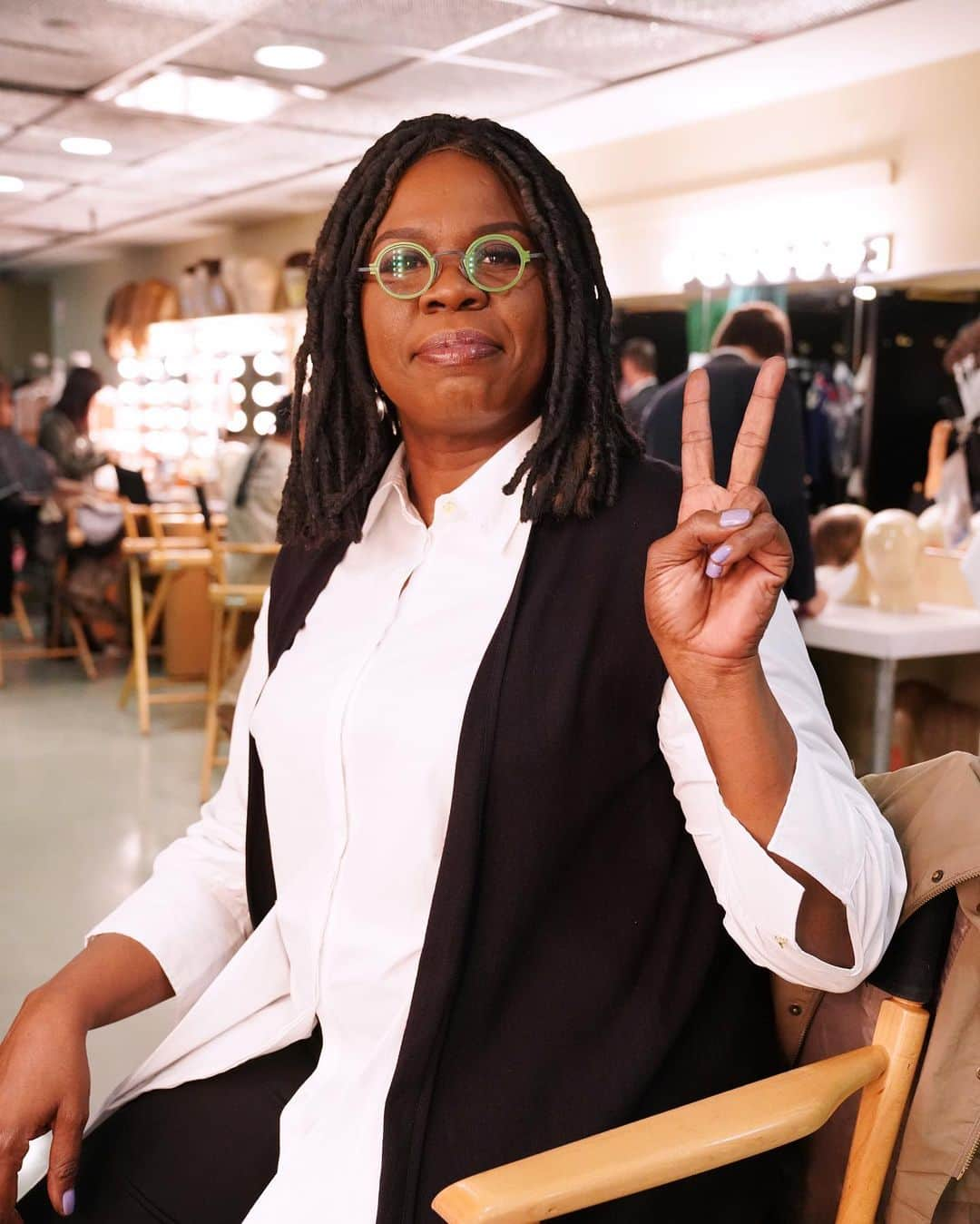 レスリー・ジョーンズさんのインスタグラム写真 - (レスリー・ジョーンズInstagram)「Do I look like her? I love @whoopigoldberg @nbcsnl」5月22日 12時04分 - lesdogggg