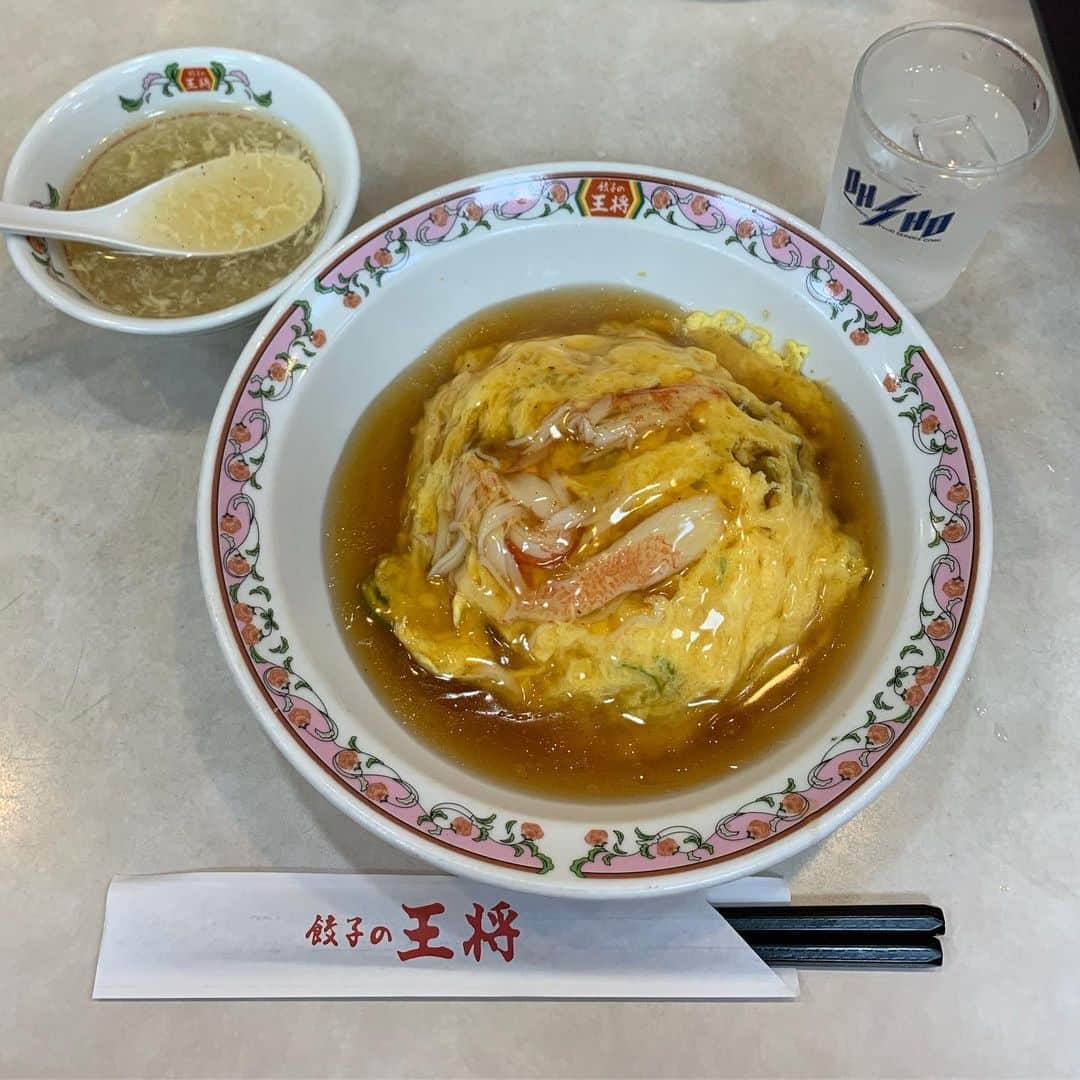 くろさんのインスタグラム写真 - (くろInstagram)「天津炒飯(京風タレ)🍚626円−会員引5%＝595円 タレは甘酢・塩・京風の3種類から選べます😋 #天津炒飯 #タレは京風 #天津炒飯京風ダレ #元々は裏メニュー #天津飯 ＋ #焼飯 #天津焼飯最強伝説 #餃子の王将 #王将ランチ #GYOZACLUB #ぎょうざ倶楽部 #新橋ランチ #餃子の王将新橋駅前店」5月22日 12時05分 - m6bmw