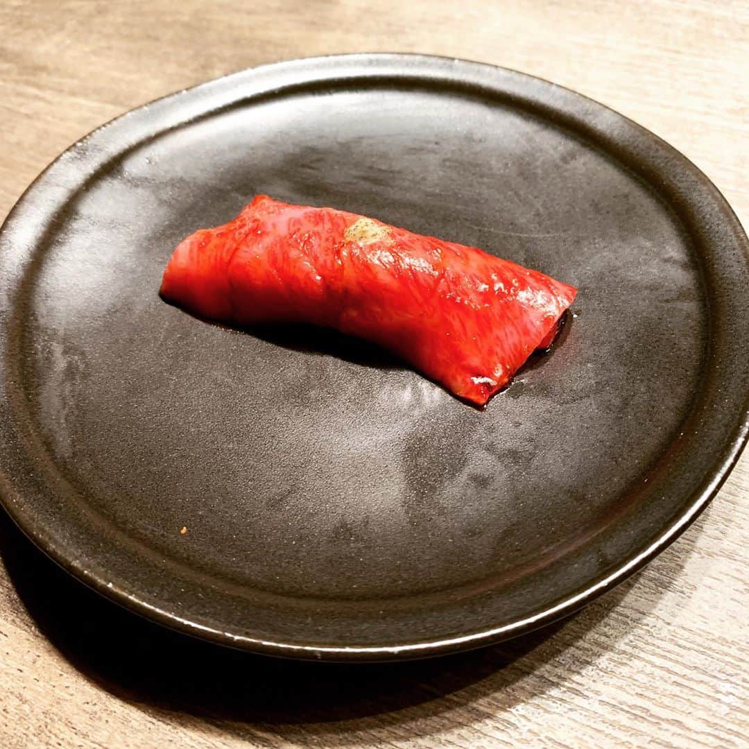 内藤陽子さんのインスタグラム写真 - (内藤陽子Instagram)「USHIGORO S.GINZAでこれでもかーっ‼︎ってくらい素晴らしいお肉を食べて来ました🥩最高なお肉、クリエイティブなお料理、心地いい空間、全てが完璧でした👏 #クリエイティブ #感無量」5月22日 3時25分 - dadaflora