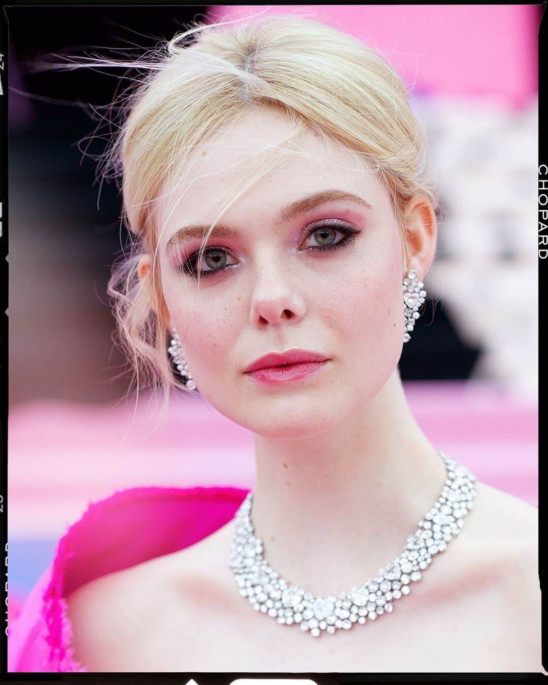 ショパールさんのインスタグラム写真 - (ショパールInstagram)「Elle Fanning leaving us breathless at #Cannes2019. @ellefanning  #ChopardLovesCinema #StarsInChopard #TheRedCarpetJeweller」5月22日 3時36分 - chopard
