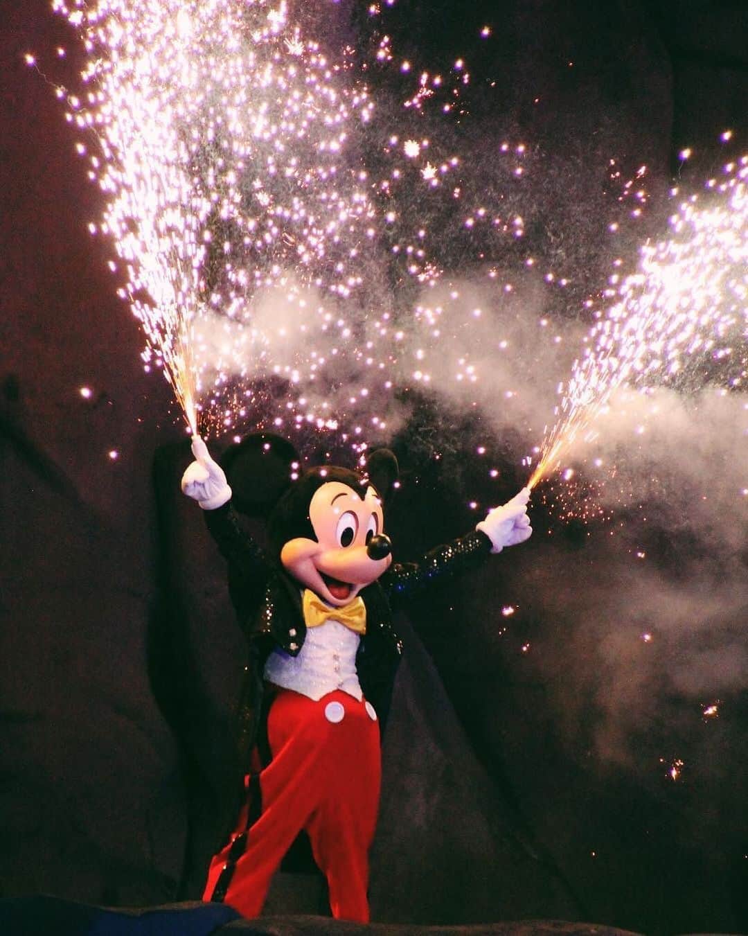 Walt Disney Worldのインスタグラム：「Some imagination, huh? ✨ #MickeyMouse #HollywoodStudios30 (📷: @castlesandcarousels)」