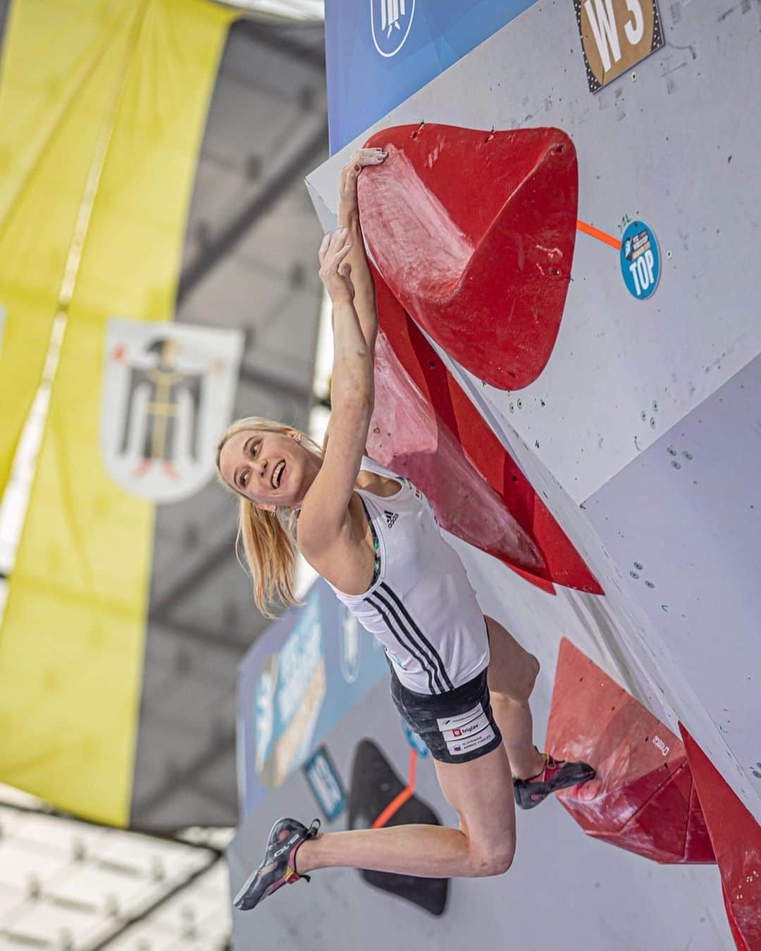 ヤンヤ・ガンブレットさんのインスタグラム写真 - (ヤンヤ・ガンブレットInstagram)「WOW 🤪🤪🤪 5th consecutive victory this year and 3rd one in Munich! ❤️😭 Is this a dream?? I had so much fun climbing all weekend. Amazing combination of excitement and determination, giving my all and smiling like never before. I can call that a perfect day 🤩🤩🤩 Congrats to the other podium girls @fannygibert974 and @mia.krampl and to @jakob.schubert ! 💪🏼 Next stop, Vail 🤩 . 📸: @piotrdrozdzphoto and @vladek_zumr 🙏🏼 @redbull @redbullsi #givesyouwings @fiveten_official #brandofthebrave @camp1889 #campcassin @pazi.to #zavarovalnicatriglav @postanivojak @avtohisaklemencic #fordkaplus @sloveniaclimbing」5月22日 3時33分 - janja_garnbret