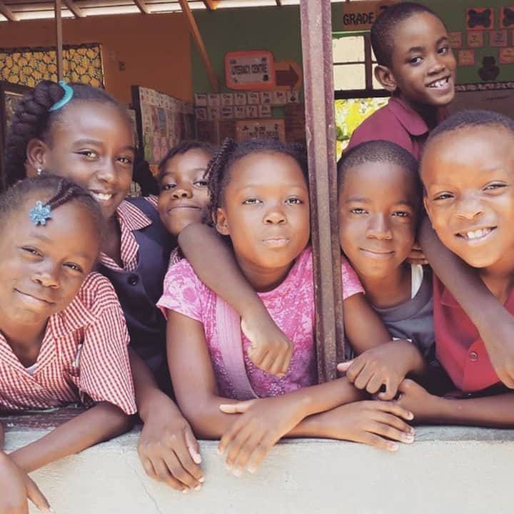 unicefさんのインスタグラム写真 - (unicefInstagram)「Children should feel safe at home, in school and in their communities.  Together, we can #ENDviolence. Let's respect each other, be kind and speak out against violence. 📷: @unicefjamaica」5月22日 3時45分 - unicef