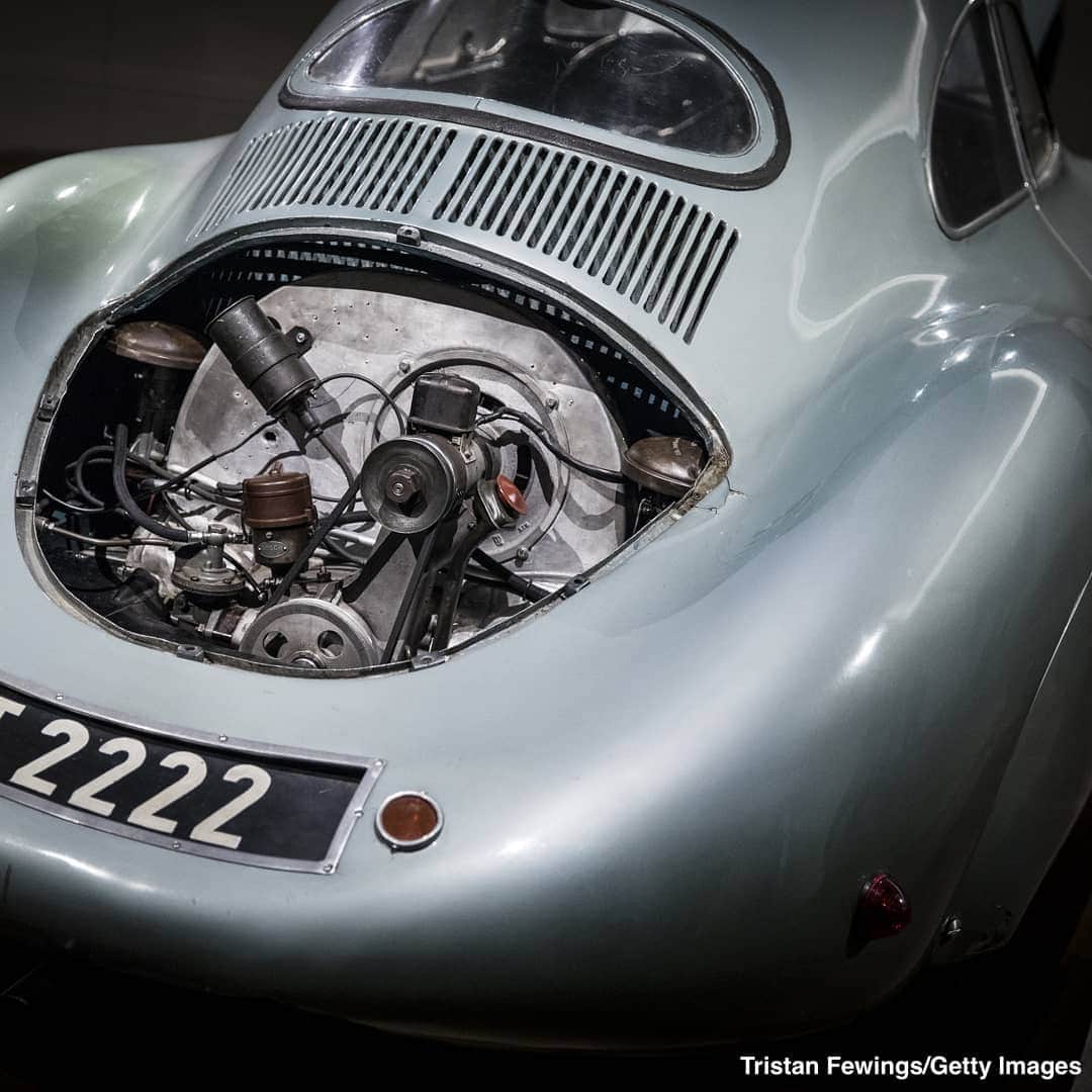 ABC Newsさんのインスタグラム写真 - (ABC NewsInstagram)「Sotheby's in London shows off the  only surviving 1939 Porsche Type 64 Berlin-Rome, the oldest car to wear the Porsche badge  #porsche #classiccars #carphotography」5月22日 3時48分 - abcnews