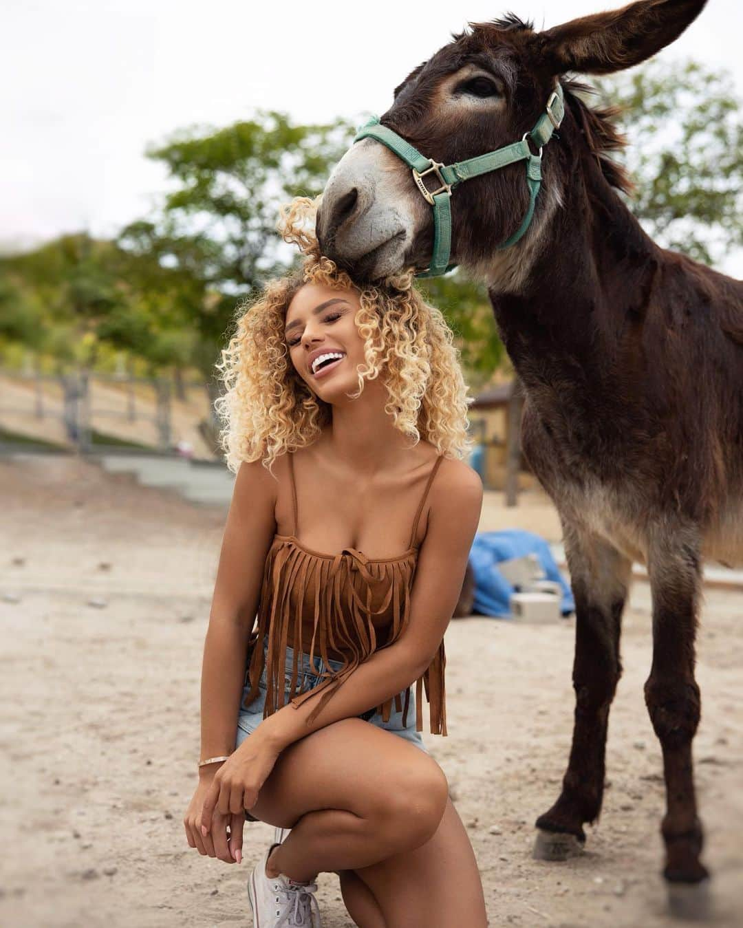 Jena Frumesさんのインスタグラム写真 - (Jena FrumesInstagram)「Until one has loved an animal, a part of one's soul remains unawakened❤️ @fashionnova」5月22日 4時01分 - jenafrumes