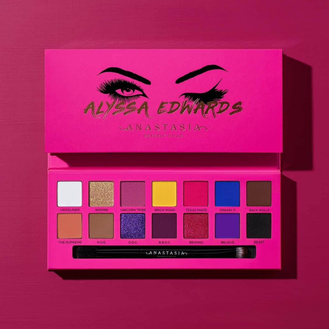 Anastasia Beverly Hillsさんのインスタグラム写真 - (Anastasia Beverly HillsInstagram)「#ABHxAlyssaEdwards Palette 🌈 - Launches US + UK ABH sites at 5/29 at 9am PST - Domestic + International launching online + in-store 6/6  Early access at DragCon LA the weekend of 5/24-5/26 - Palette Price is $45」5月22日 4時02分 - anastasiabeverlyhills