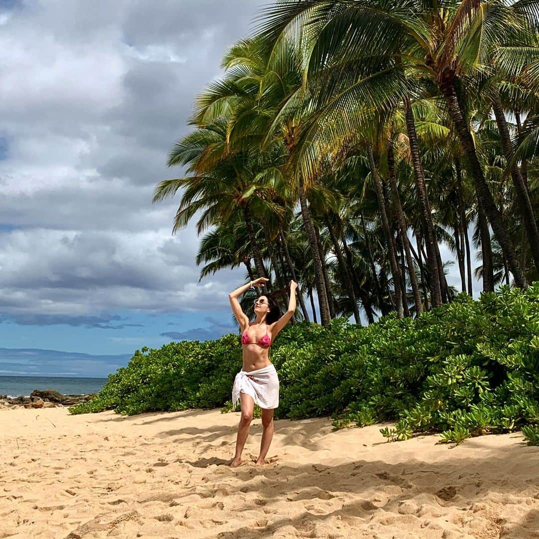 カミーラ・ベルさんのインスタグラム写真 - (カミーラ・ベルInstagram)「#aloha #camillastravels #ferias #praia #vacationmode」5月22日 4時15分 - camillabelle