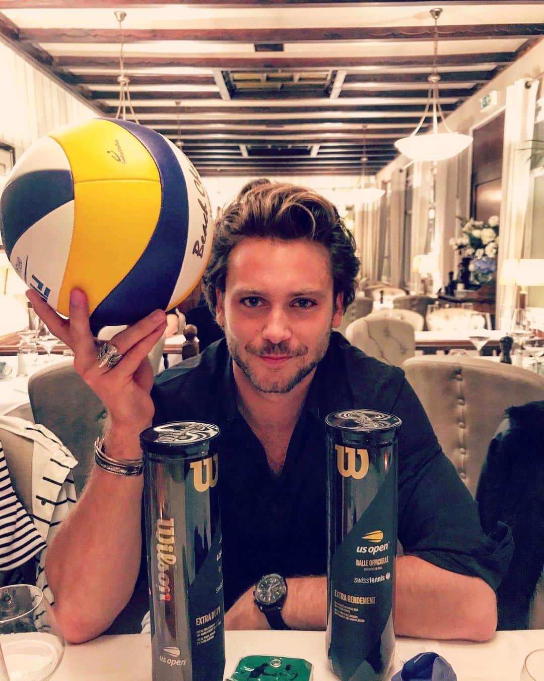 Bastian Bakerさんのインスタグラム写真 - (Bastian BakerInstagram)「Thank you everybody for your birthday wishes! Merci à tous pour vos vœux d’anniversaires! My family knows I love sports and got me some awesome gear for next summer! Or maybe they know I’m gettin old and it will be harder to stay in shape 😂 Who wants to challenge me at beach volley ball or tennis? #birthday #gift #28 #happy」5月22日 4時21分 - bastianbaker