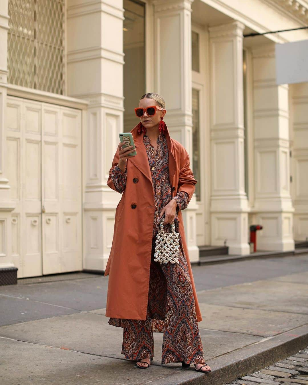 ブレア・イーディーさんのインスタグラム写真 - (ブレア・イーディーInstagram)「<paisley pairing plus the perfect trench // simply tap the 🛍 to shop this @Zara look without having to leave Instagram 🙌🏻> #zara #ad #paisley」5月22日 4時53分 - blaireadiebee