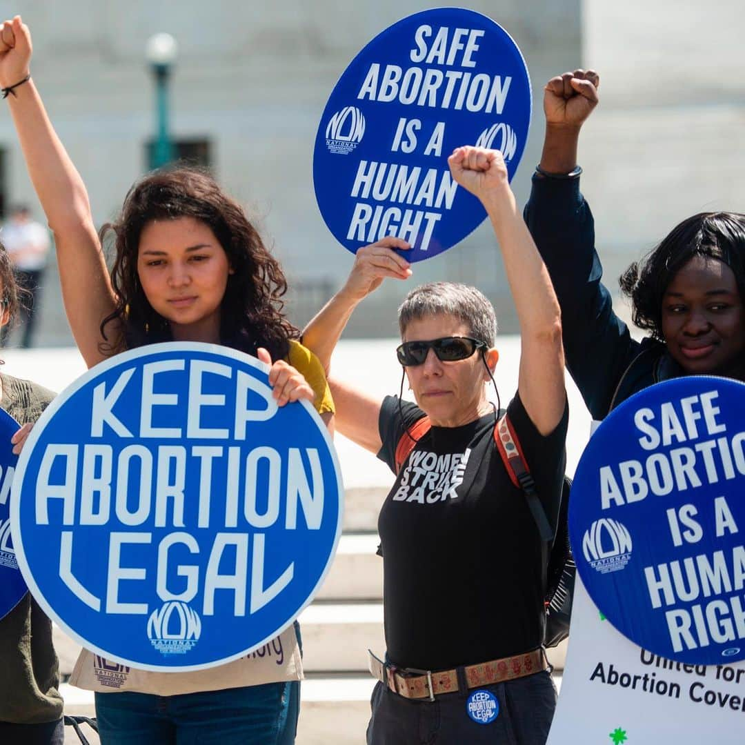 CNNさんのインスタグラム写真 - (CNNInstagram)「Across the US on Tuesday, abortion-rights advocates flooded town squares and statehouses, chanting and carrying signs to protest new state laws that criminalize or sharply restrict abortions. "Across the country, we are seeing a new wave of extreme bans on abortion, stripping away reproductive freedom and representing an all-out assault on abortion access," organizers said. Using the hashtag #StopTheBans, the protesters spoke up for reproductive freedom. (📸: Matt Rourke/AP, Andrew Caballero-Reynolds/AFP/Getty Images, Elijah Nouvelage/Getty Images, Kevin Lamarque/Reuters and CNN’s @kokomodianne)」5月22日 4時52分 - cnn