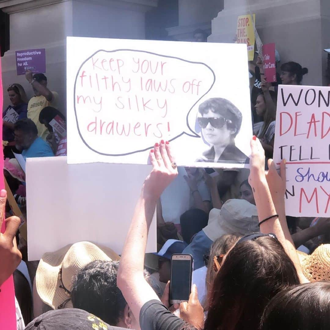 CNNさんのインスタグラム写真 - (CNNInstagram)「Across the US on Tuesday, abortion-rights advocates flooded town squares and statehouses, chanting and carrying signs to protest new state laws that criminalize or sharply restrict abortions. "Across the country, we are seeing a new wave of extreme bans on abortion, stripping away reproductive freedom and representing an all-out assault on abortion access," organizers said. Using the hashtag #StopTheBans, the protesters spoke up for reproductive freedom. (📸: Matt Rourke/AP, Andrew Caballero-Reynolds/AFP/Getty Images, Elijah Nouvelage/Getty Images, Kevin Lamarque/Reuters and CNN’s @kokomodianne)」5月22日 4時52分 - cnn