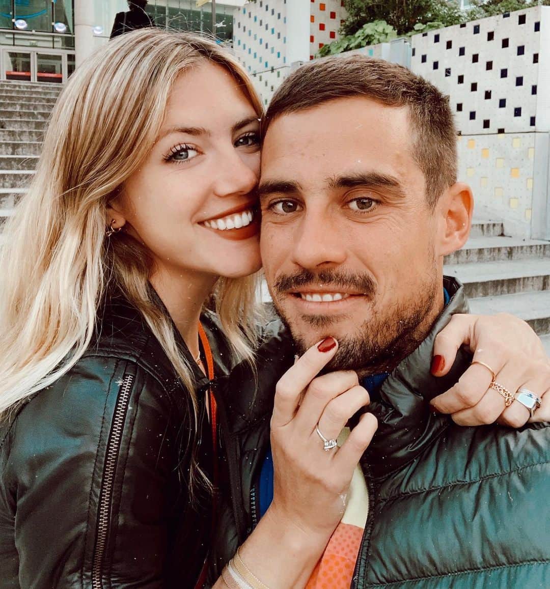 ギド・ページャのインスタグラム：「Dejé pasar un día para poder escribir algo ya que recibimos miles de mensajes hermosos que nos llenaron de felicidad. Realmente siento que encontré a la persona correcta, puedo decir que me siento más feliz que nunca ya que encontré a una persona que me aceptó 100% como soy, con mis virtudes y defectos y que nos complementamos como nunca lo hice con nadie y se que vamos a trabajar para ser felices toda la vida como somos en este momento. Te amo @stephaniedemner y nos deseo que nuestra relación sea tan hermosa como es ahora, siempre.」