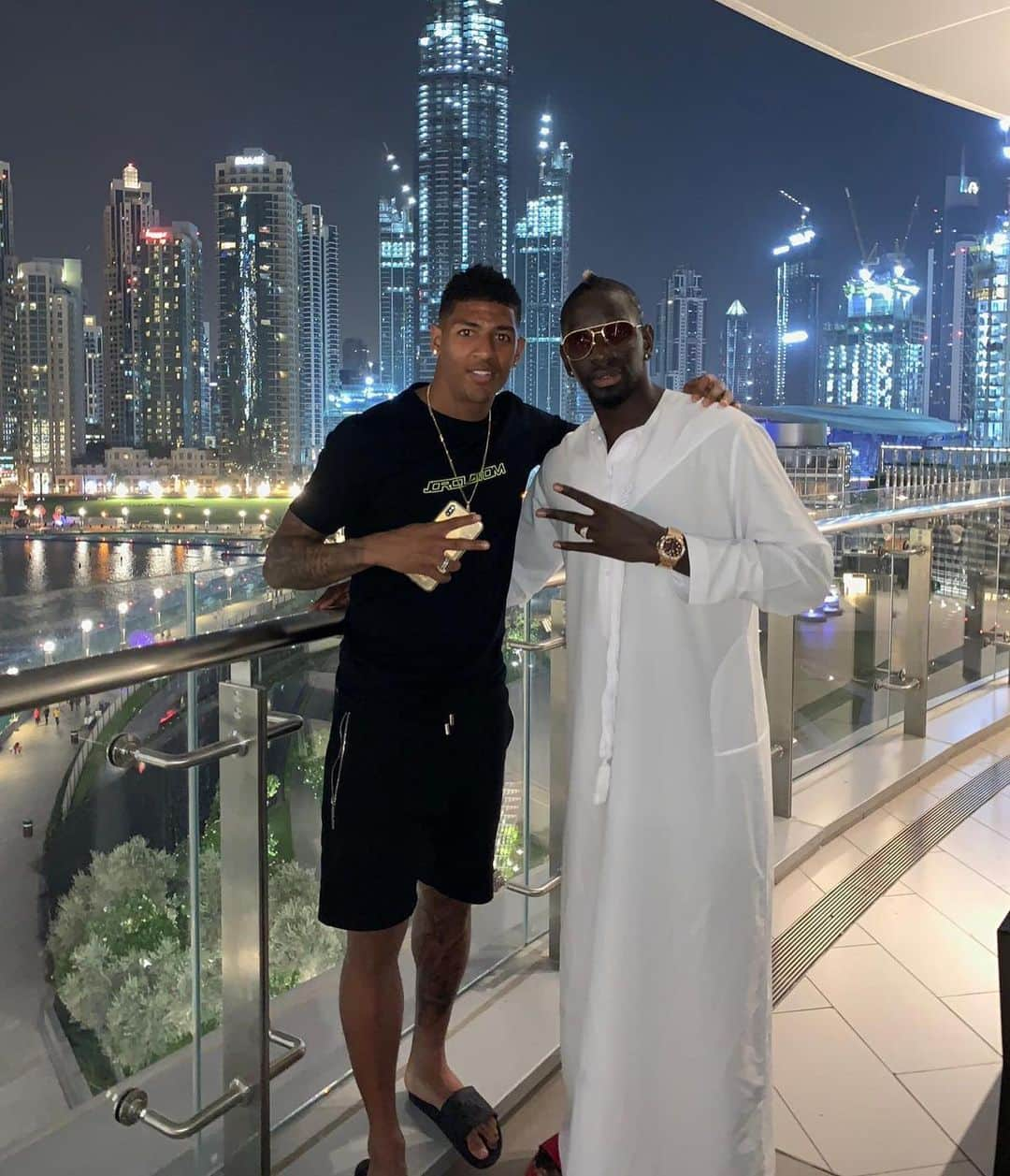 ママドゥ・サコーさんのインスタグラム写真 - (ママドゥ・サコーInstagram)「Enjoy✨👌🏿@patrickvanaanholt #dubai」5月22日 5時06分 - mamadousakho