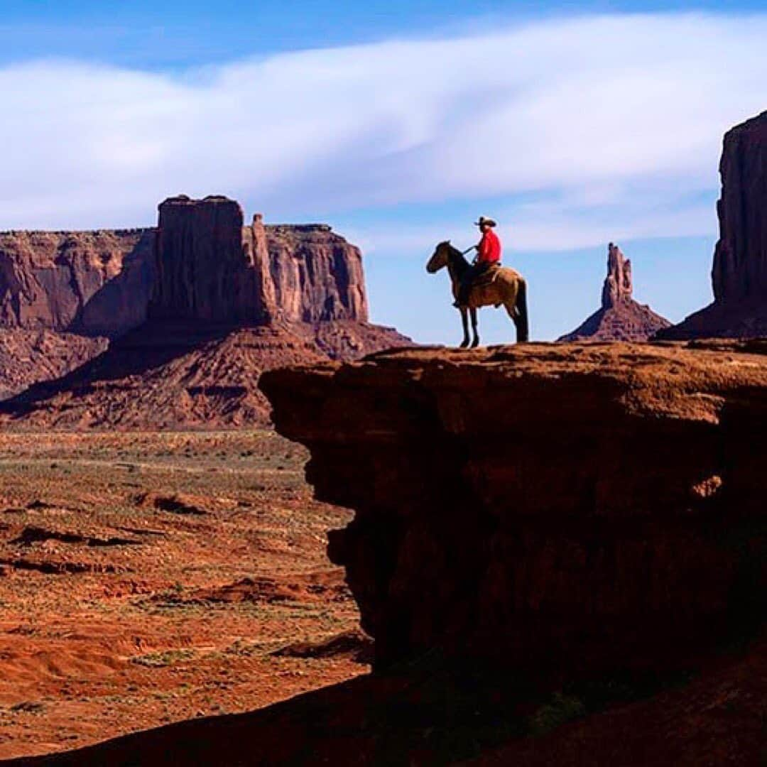 Ricoh Imagingさんのインスタグラム写真 - (Ricoh ImagingInstagram)「Posted @withrepost • @kerrickjames5 Jay Jackson rides on John Ford Point, Monument Valley, AZ. @kerrickjames5 @natgeotravel @ricohpentax #ricohpentax #arizonaofficeoftourism」5月22日 5時32分 - ricohpentax