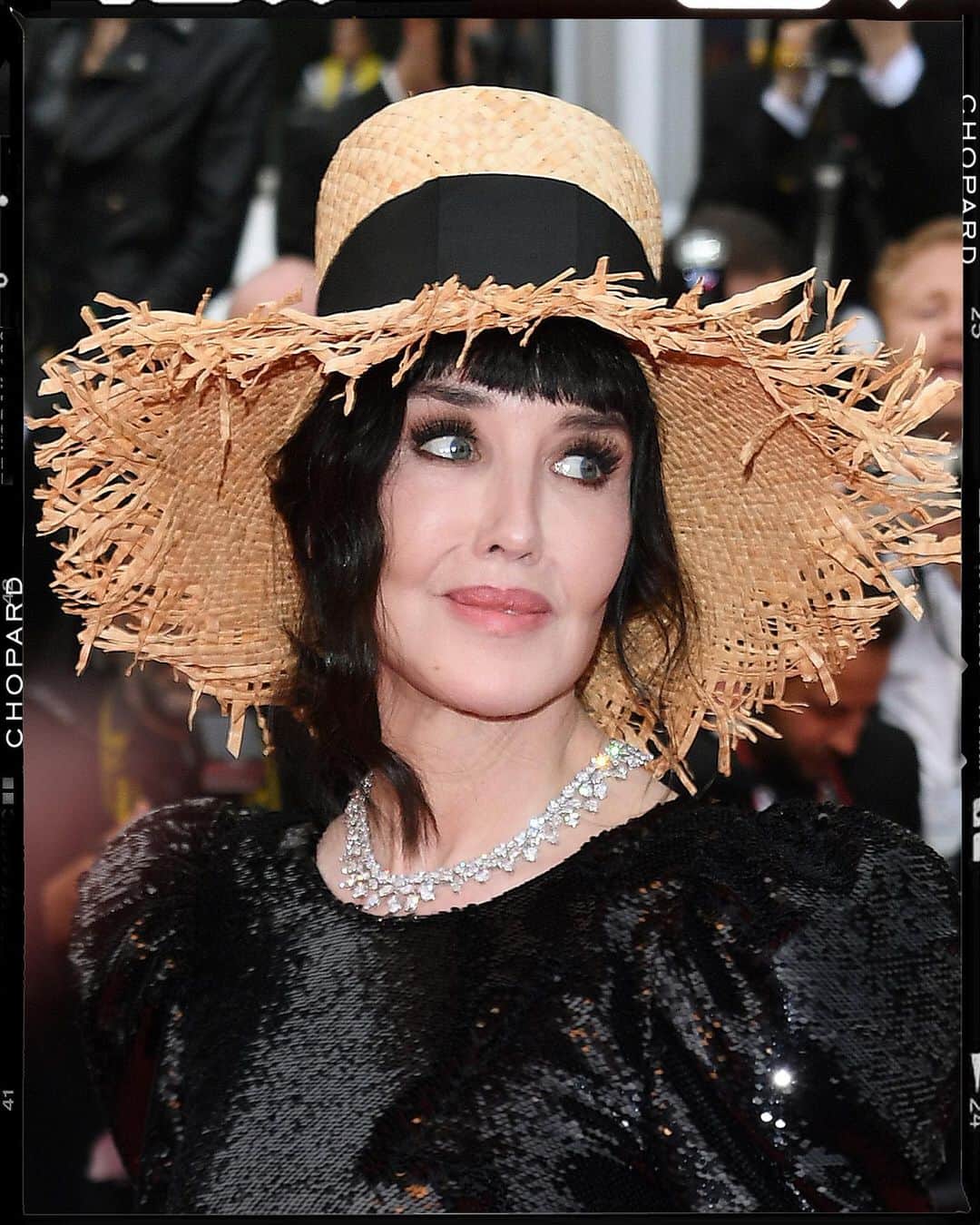 ショパールさんのインスタグラム写真 - (ショパールInstagram)「How radiant does Isabelle Adjani @isabelleadjaniofficiel look in Chopard diamonds? #ChopardLovesCinema #StarsInChopard #TheRedCarpetJeweller #Cannes2019」5月22日 5時37分 - chopard